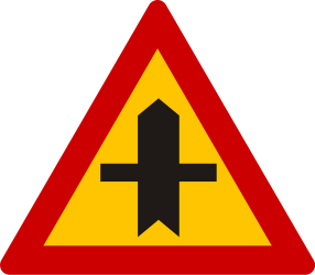 Crossroad ahead, side roads to right and left